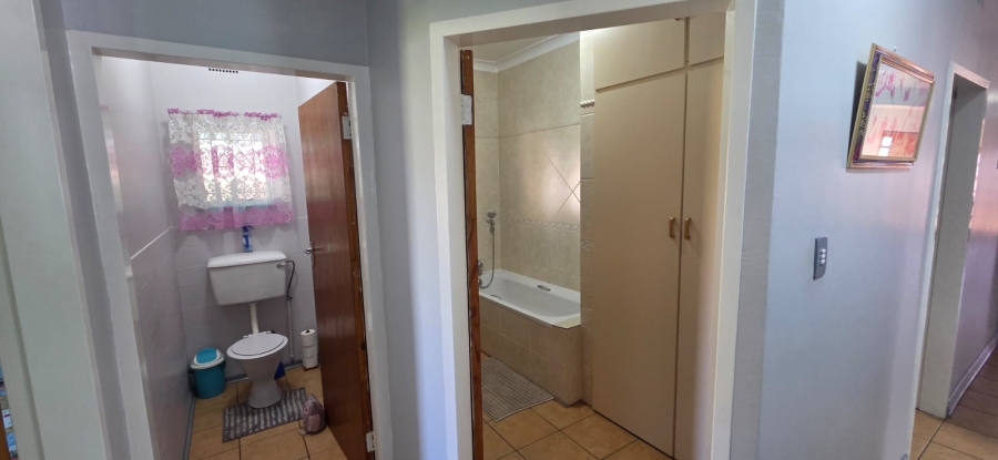 4 Bedroom Property for Sale in Hadison Park Northern Cape